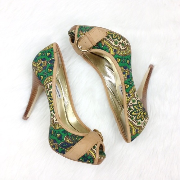 Steve Madden Shoes - Steve Madden Lezlie Paisley PeepToe Heels Size 6